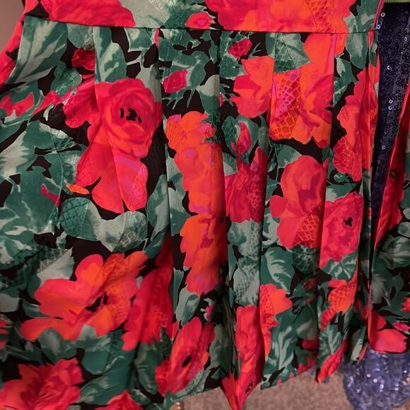 1600.00 NWT GUCCI Silk  Printed red roses Kick pleated Wide Leg Pants 40 - Picture 7 of 7